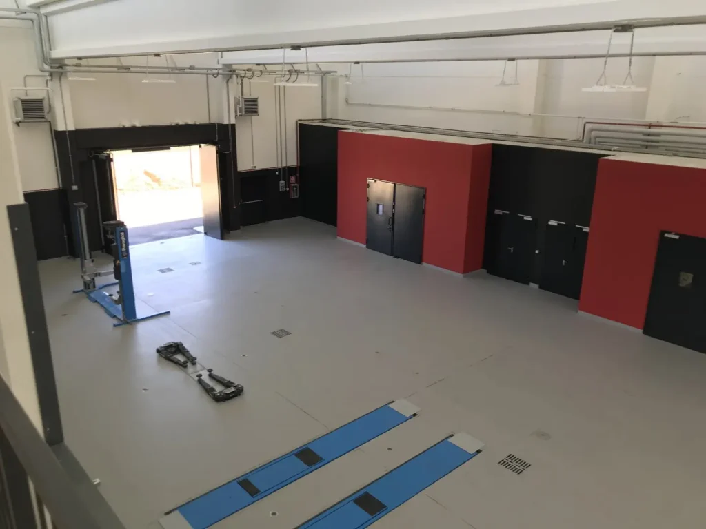 officina-per-auto-da-corsa-4